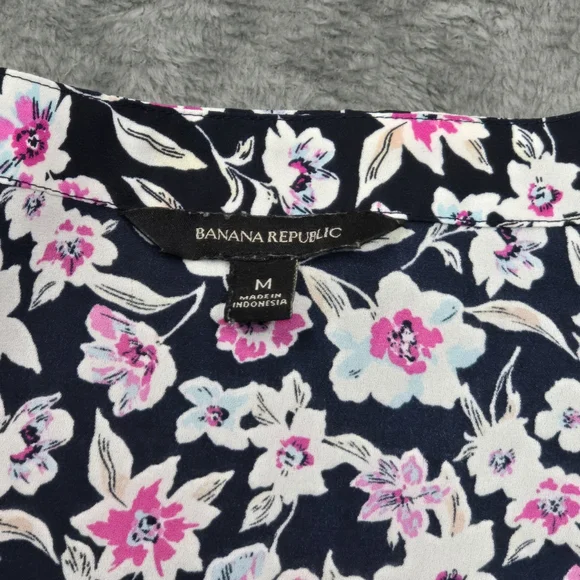 Floral Wrap Blouse Womens Medium Black V Neck Banana Republic - Picture 6 of 14